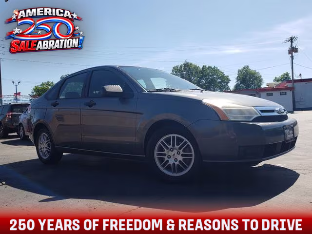 2010 Ford Focus SE's photo